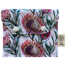 Load image into Gallery viewer, Oil Huggy Mini - Simple Bloom